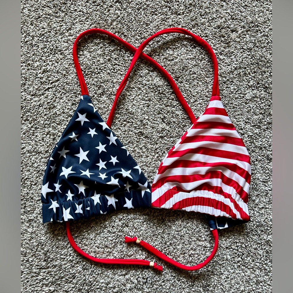 Brand New Gitchi Gami Bikini Top - Size L (C-D)